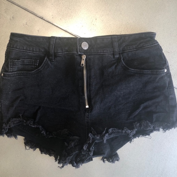 refuge Pants - Refuge black zip front denim jean shorts 6